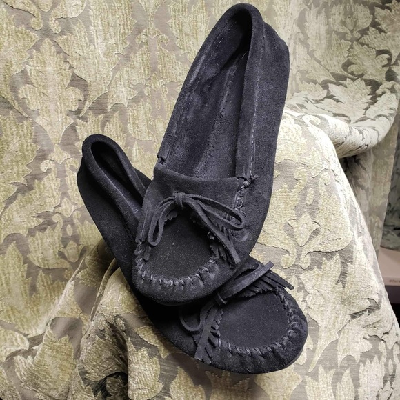 Minnetonka Moccasins - Picture 3 of 7